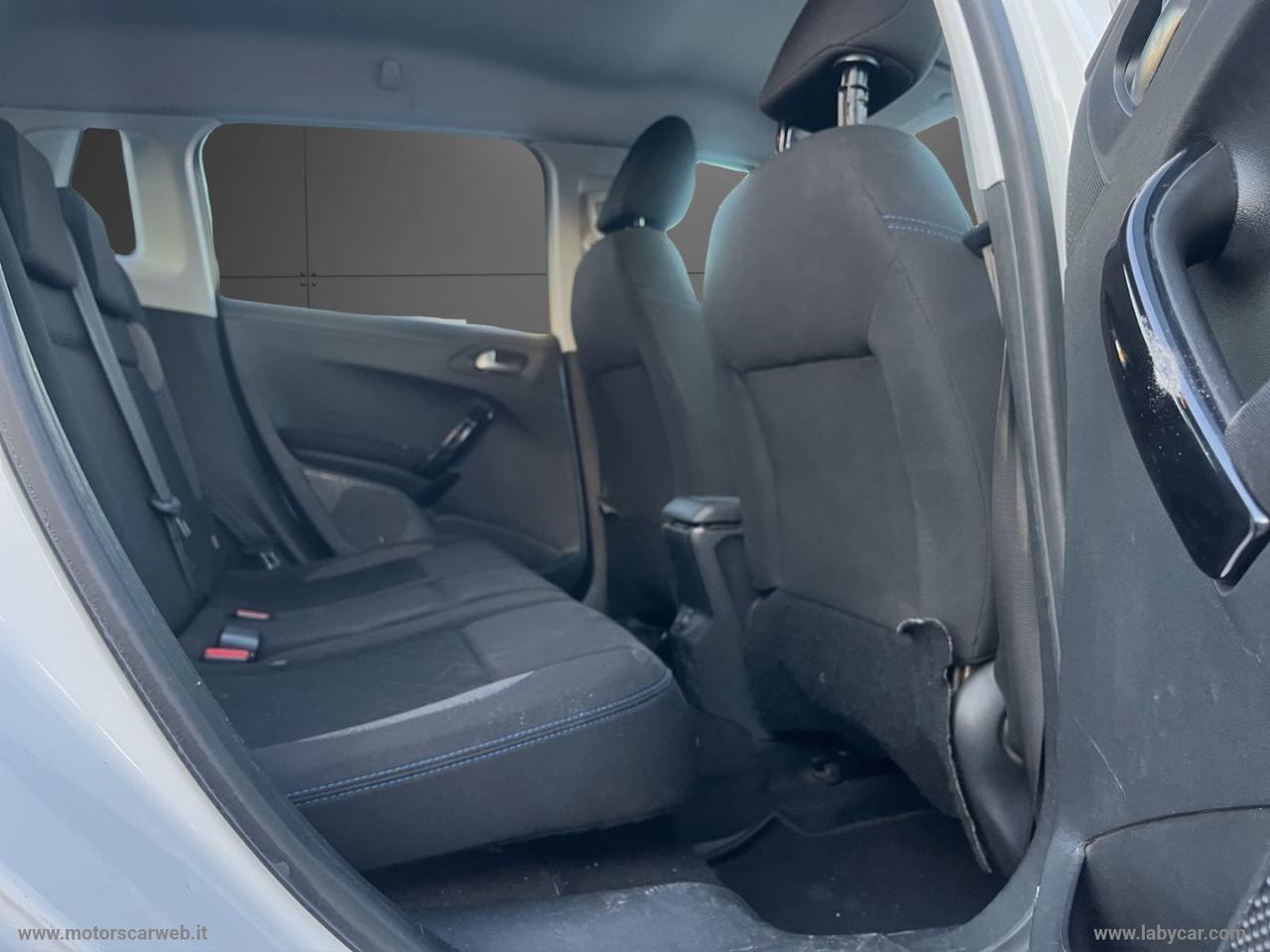 PEUGEOT 2008 PureTech 82 S&S Allure