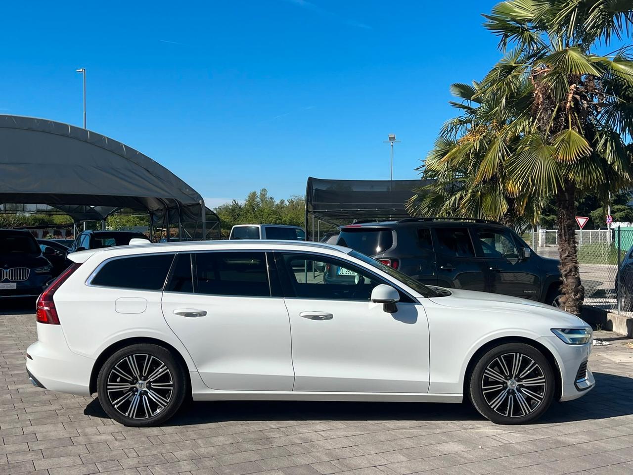 Volvo V60 T6 Recharge AWD Plug-in Hybrid Inscription