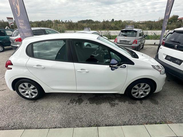 PEUGEOT 208 PureTech 1.2 Like