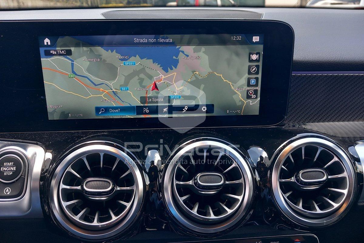 MERCEDES GLB 200 d Automatic Premium