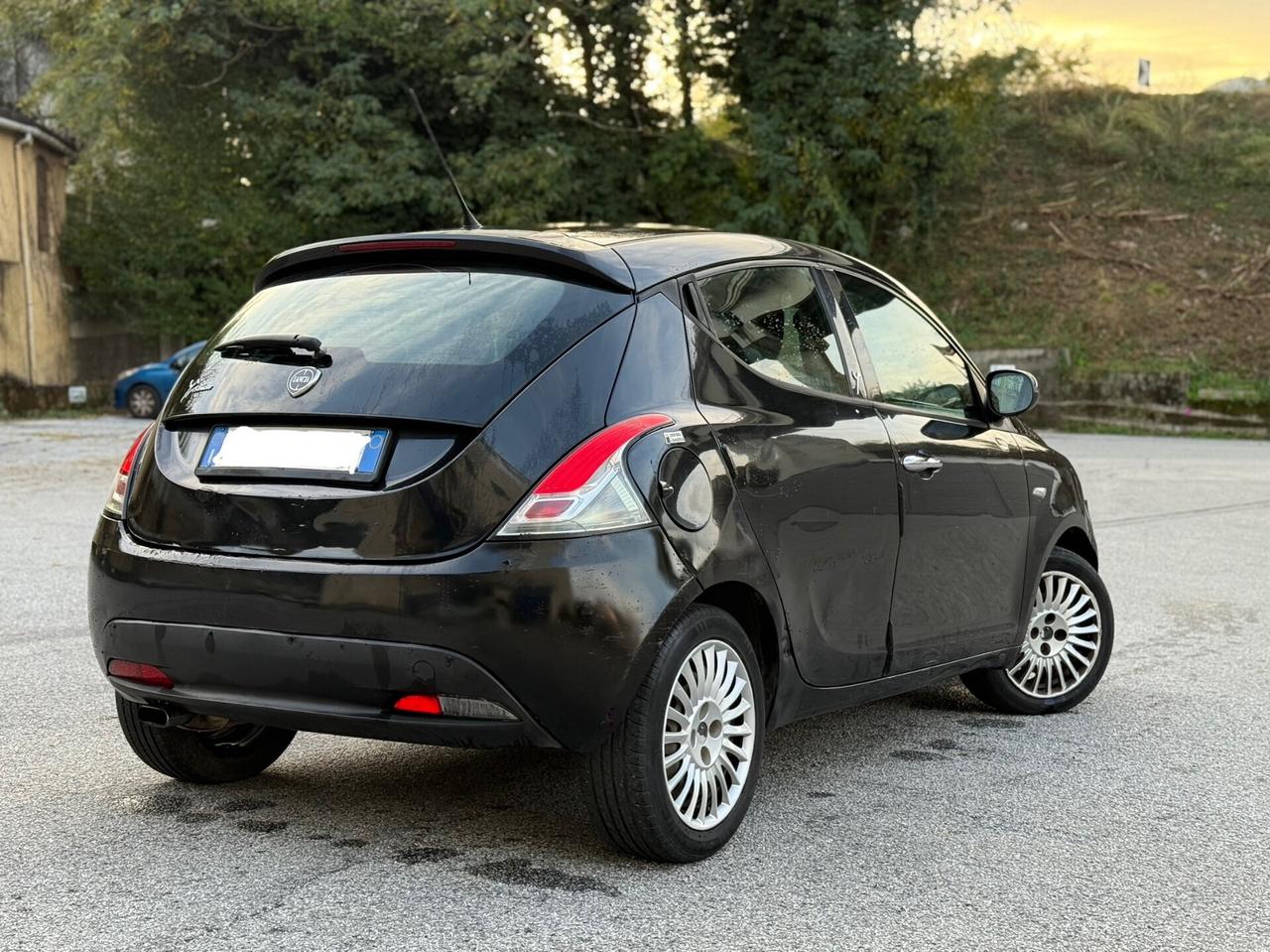 Lancia Ypsilon 1.3 MJT 16V 95 CV 5 porte IDEALE PER NEOPATE