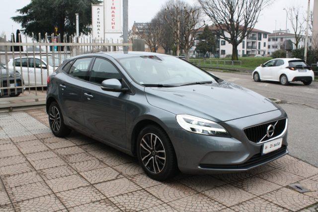 VOLVO V40 D2 R-design