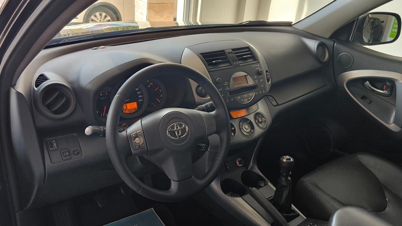 Toyota RAV 4 RAV4 2.2 D-4D 177 CV Luxury