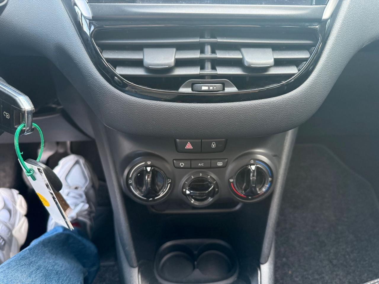 Peugeot 208 PureTech 82 3 porte Allure