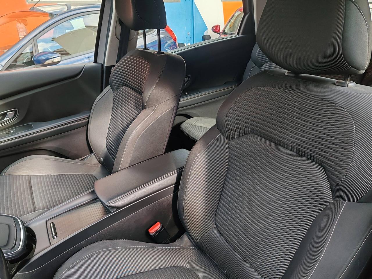 Renault Scenic Scénic dCi 8V 110 CV