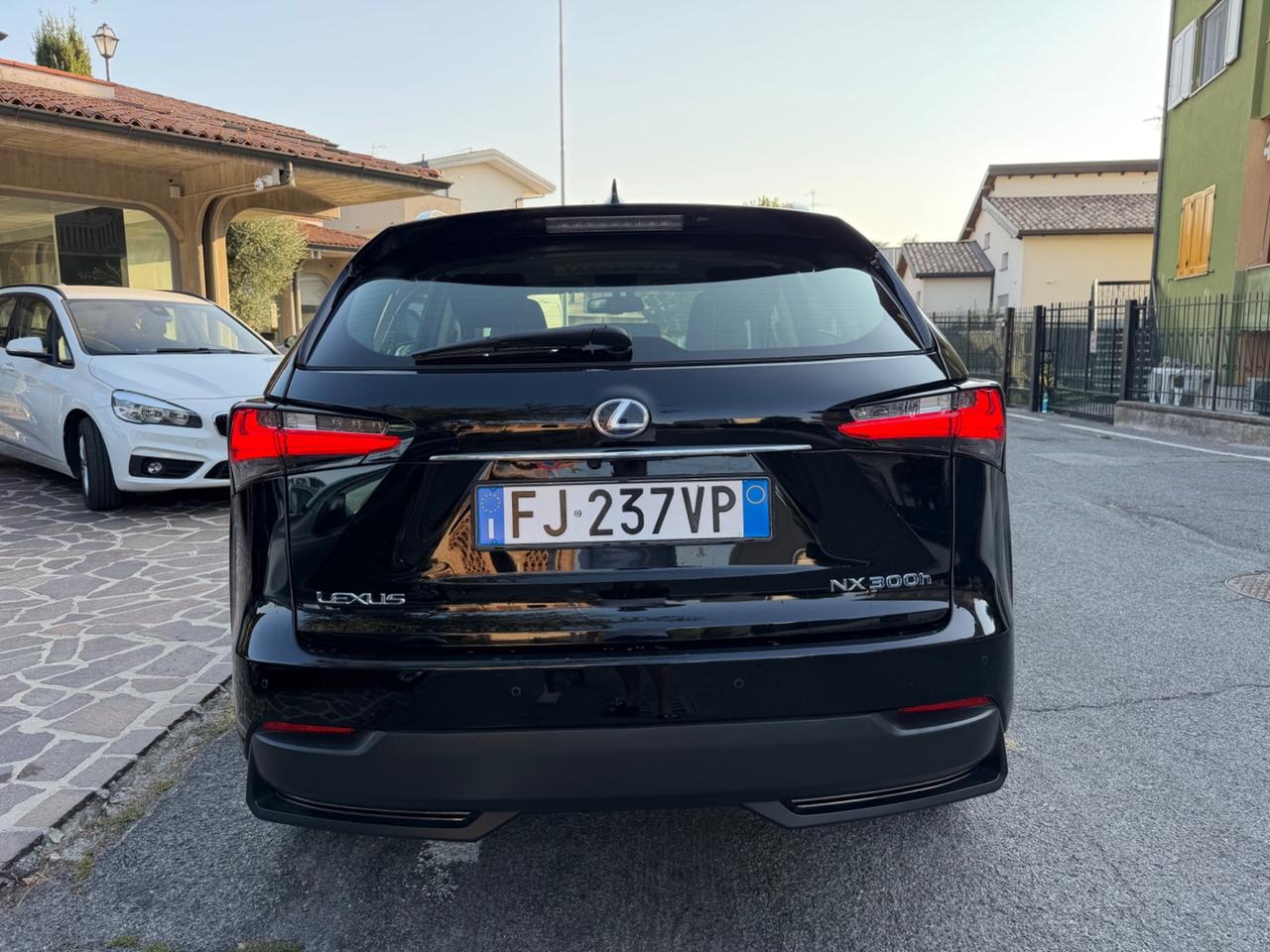 Lexus NX 300h Hybrid 4WD Executive