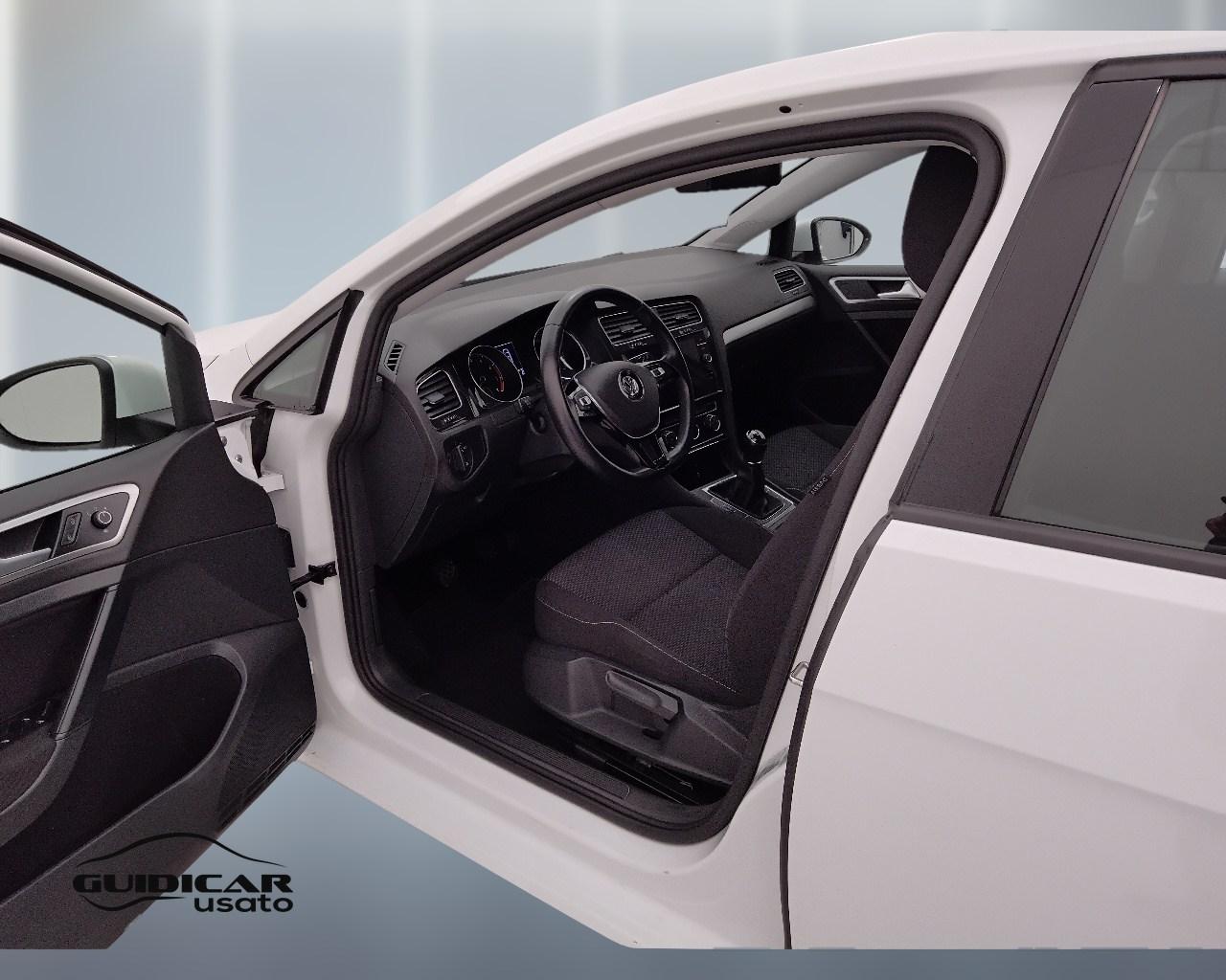 VOLKSWAGEN Golf VII 2017 5p - Golf 5p 1.0 tsi Trendline 85cv