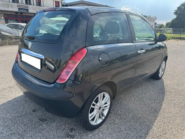 Lancia Ypsilon 1.2 Argento-OK NEOPATENTATI