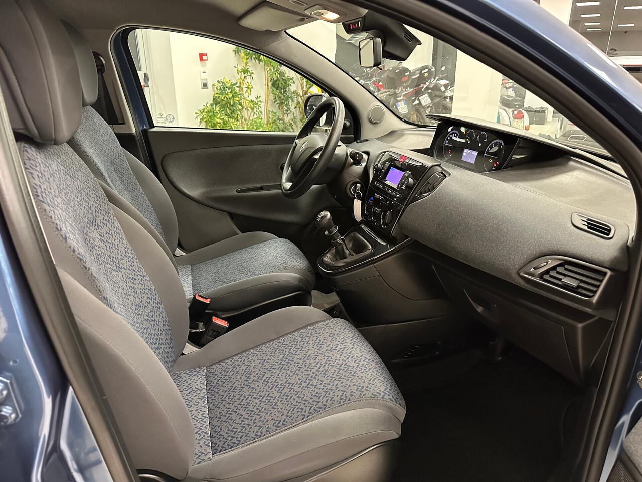 Lancia Ypsilon 1.0 FireFly 5P Hybrid Silver - 2023