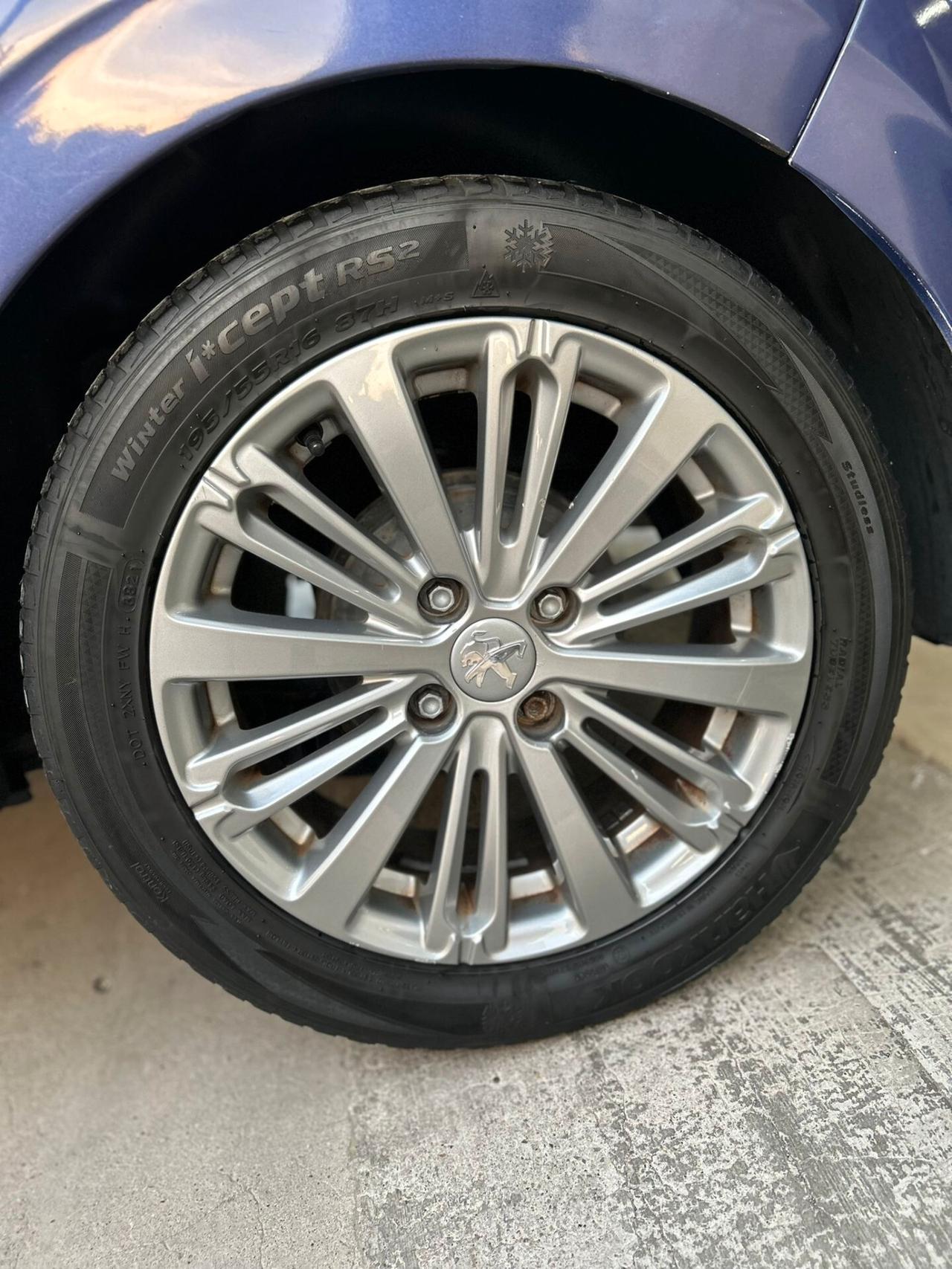 Peugeot 208 1.4 HDi 68 CV 5 porte Allure