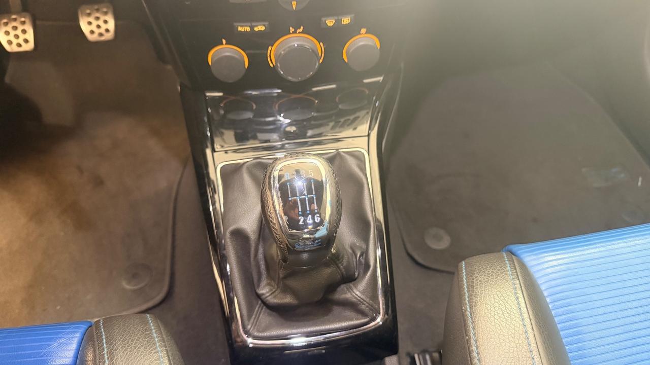 Opel Astra OPC 2.0 T 240CV