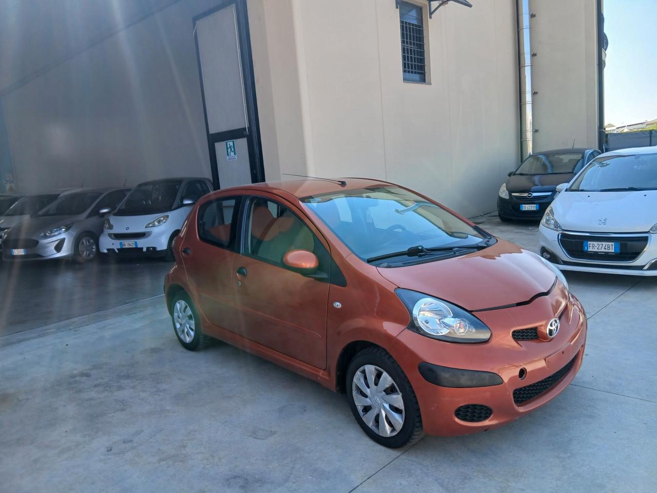 Toyota Aygo 1.0 12V VVT-i 5 porte Orange Connect