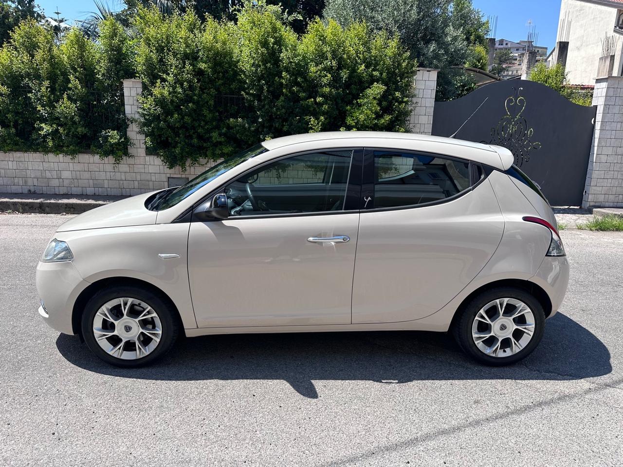 Lancia Ypsilon 1.3 MJT 95 CV Euro 6 Gold –MY2016