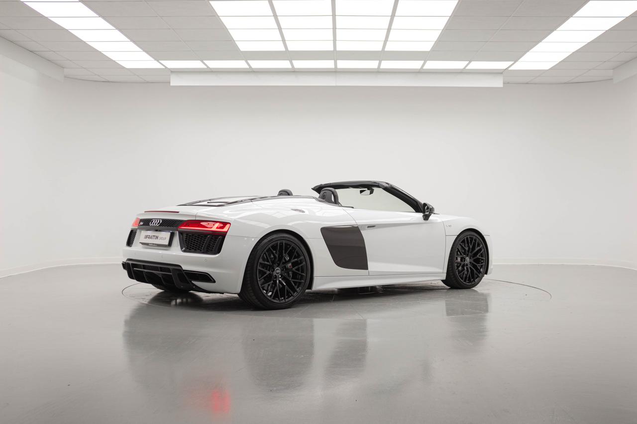 AUDI R8 SPYDER 5.2 FSI QUATTRO S TRONI