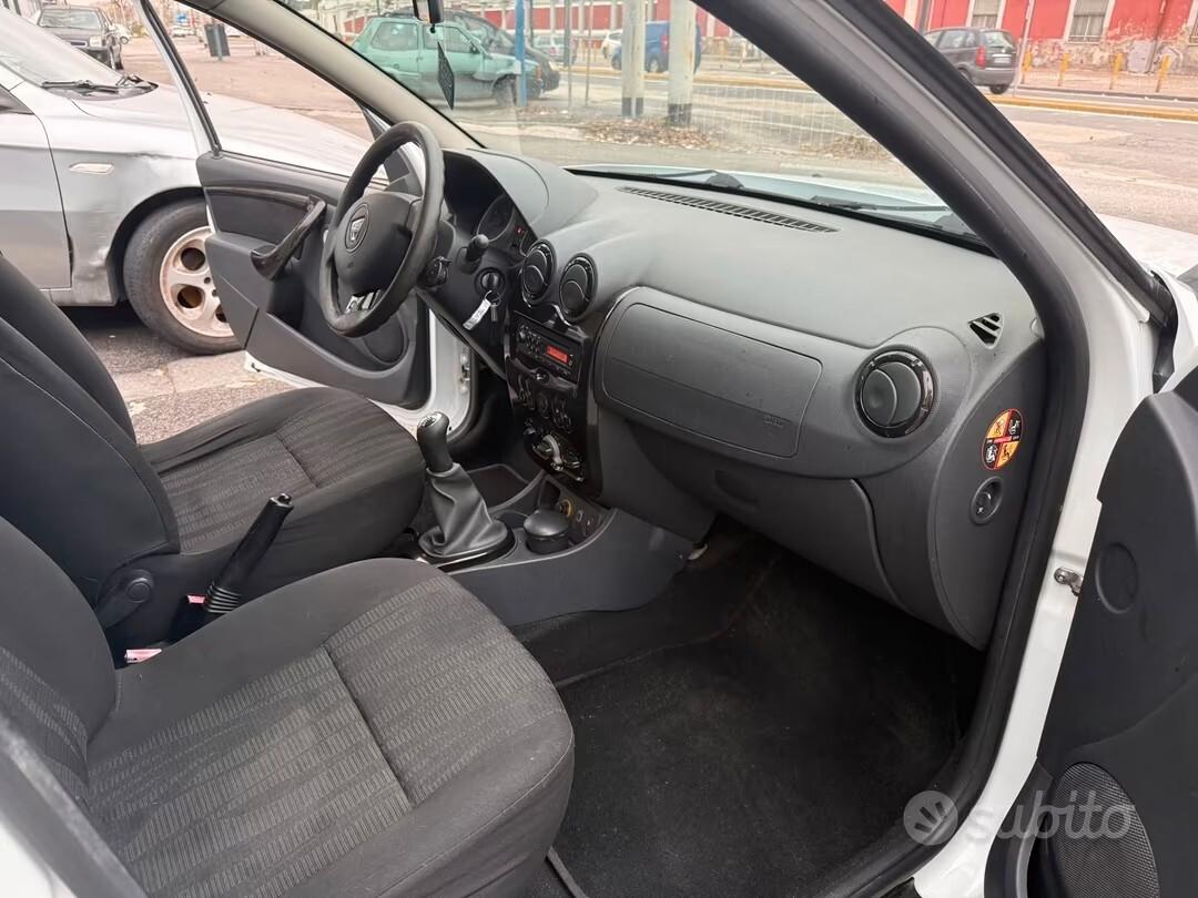 Dacia Duster 1.6 110CV con gancio traino