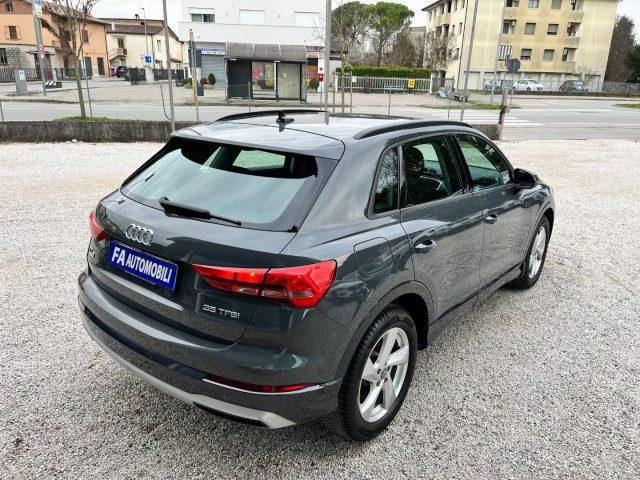 AUDI Q3 35 TFSI Business Advanced
