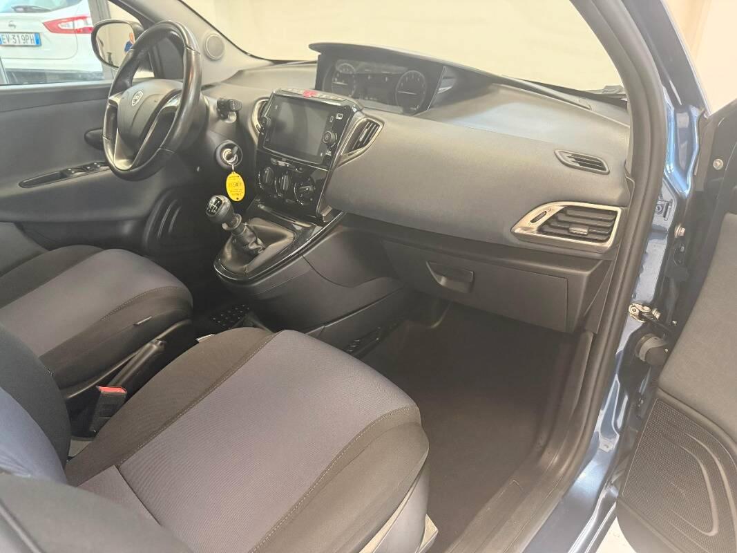 Lancia Ypsilon III 1.0 firefly hybrid UnYca s&s 70cv