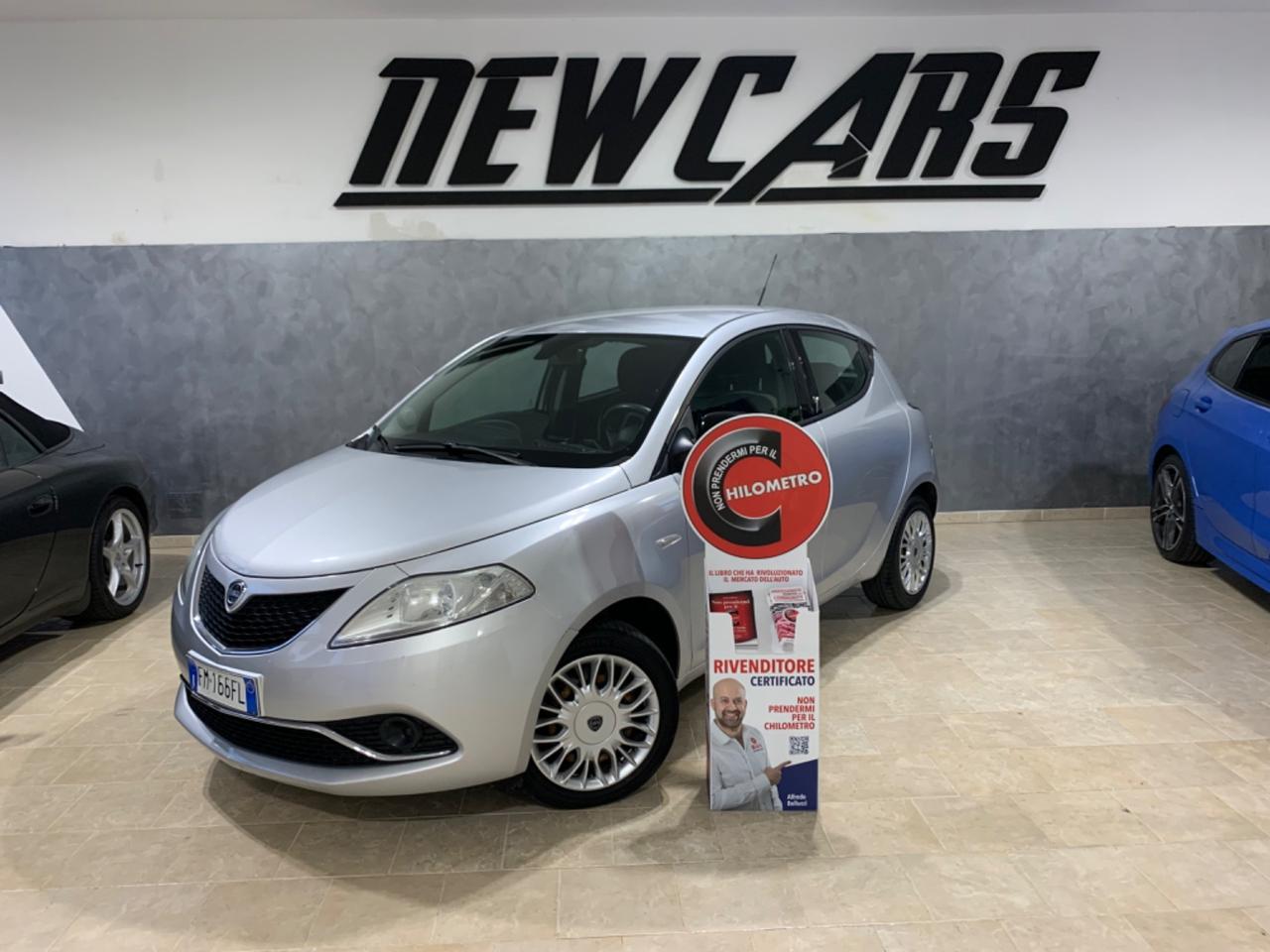 Lancia Ypsilon 1.2 69 CV 5 porte Platinum