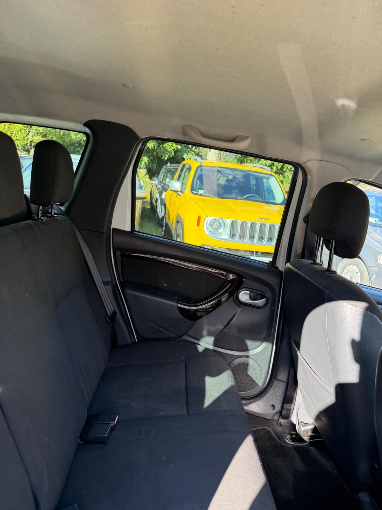 Dacia DUSTER 1.6 4x4 LAURÈATE KMCERT GARANZ
