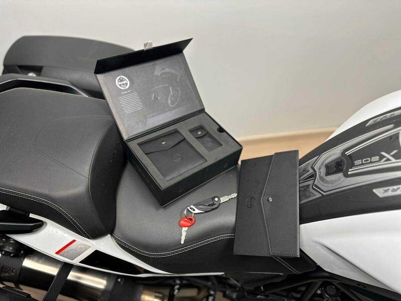 BENELLI TRK 502 X TRK502X + SET 3 VALIGE 2024