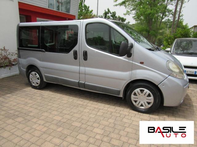 RENAULT TRAFIC 8 POSTI