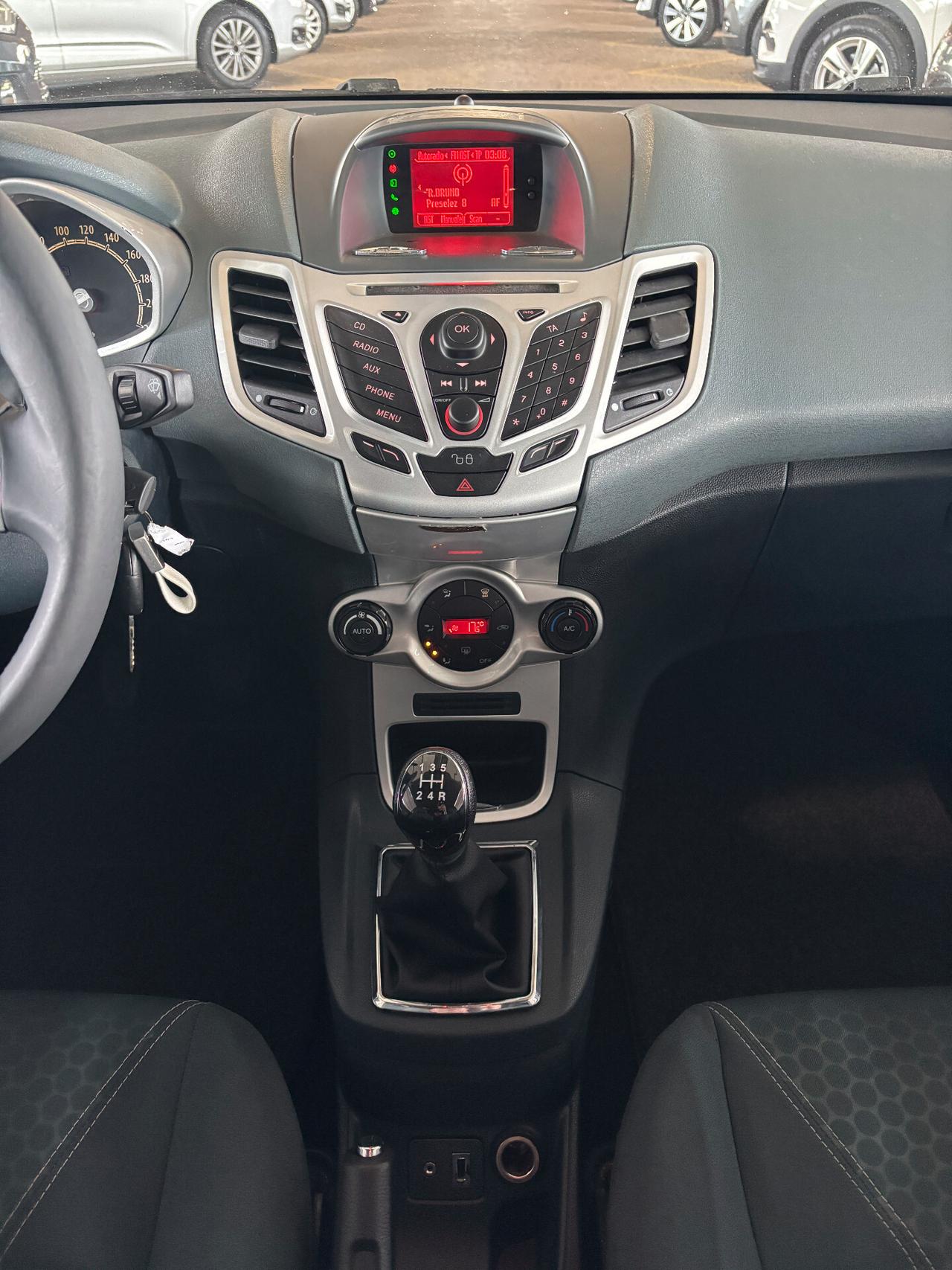 Ford Fiesta 1.2 60KW 82CV 3 porte Titanium NEOPATENTATO