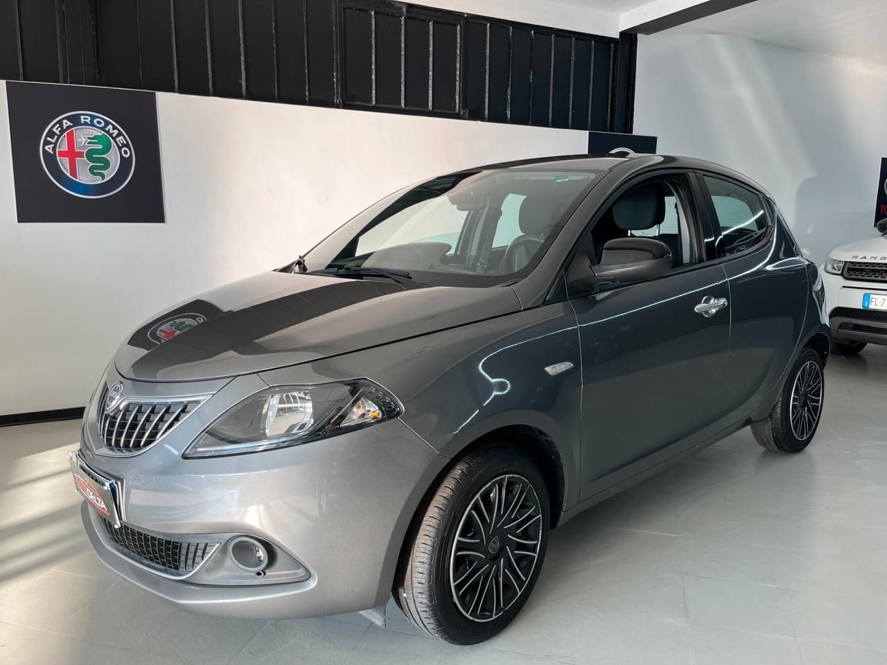 Lancia Ypsilon 1.0 FireFly 5 porte S&S Hybrid Alberta Ferretti