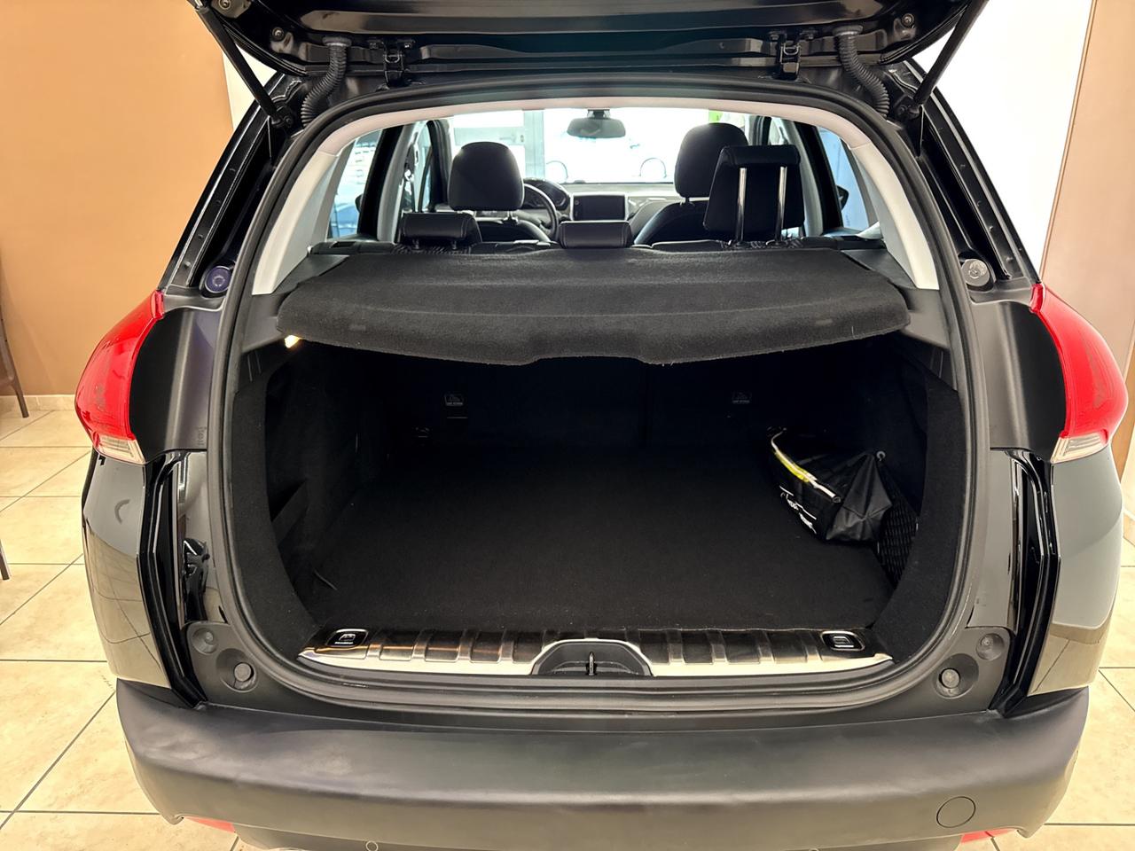 Peugeot 2008 BlueHDi 120 S&S Allure