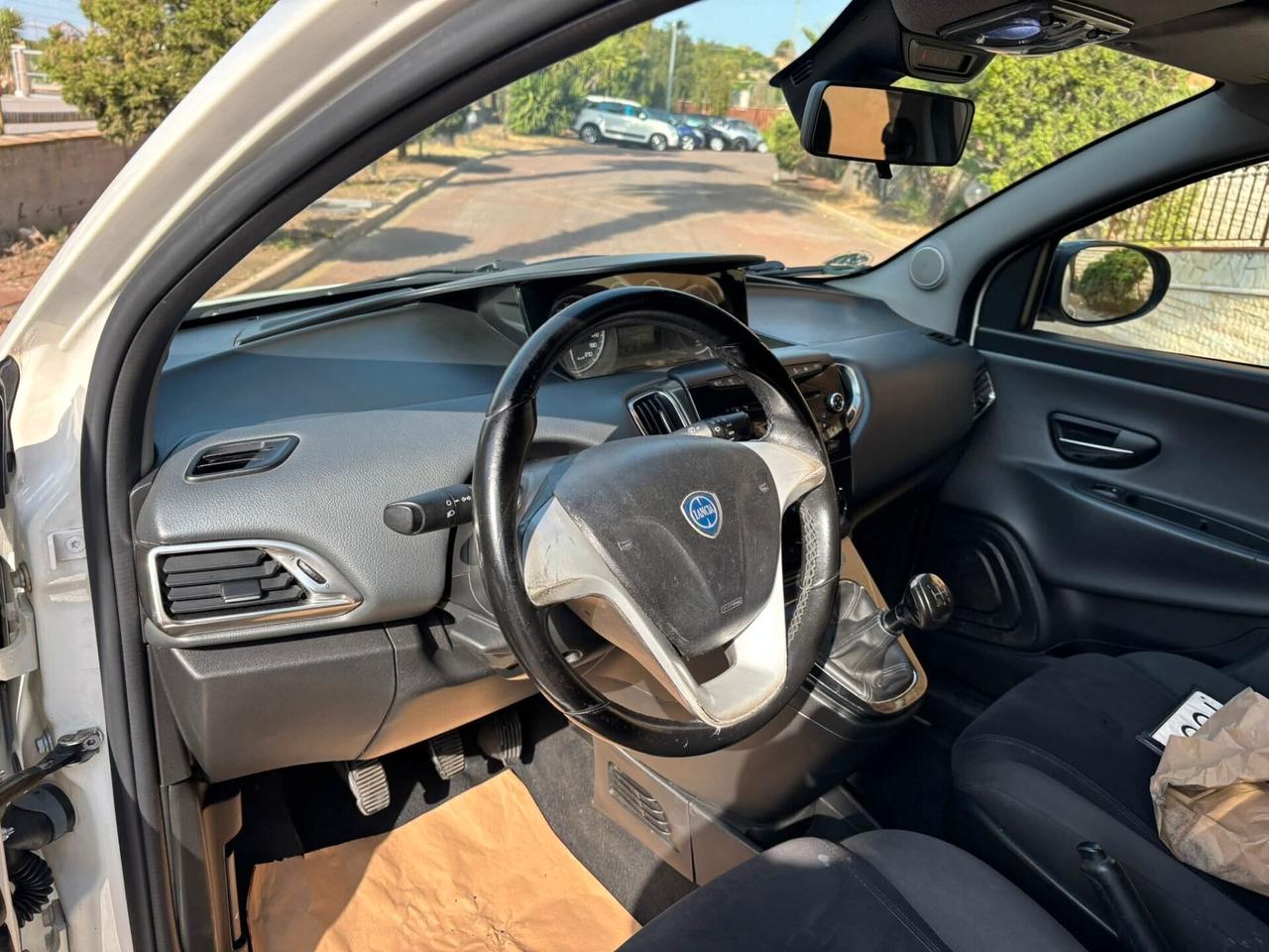 Lancia Ypsilon 1.3 MJT 16V 95 CV 5 porte S&S Platinum//