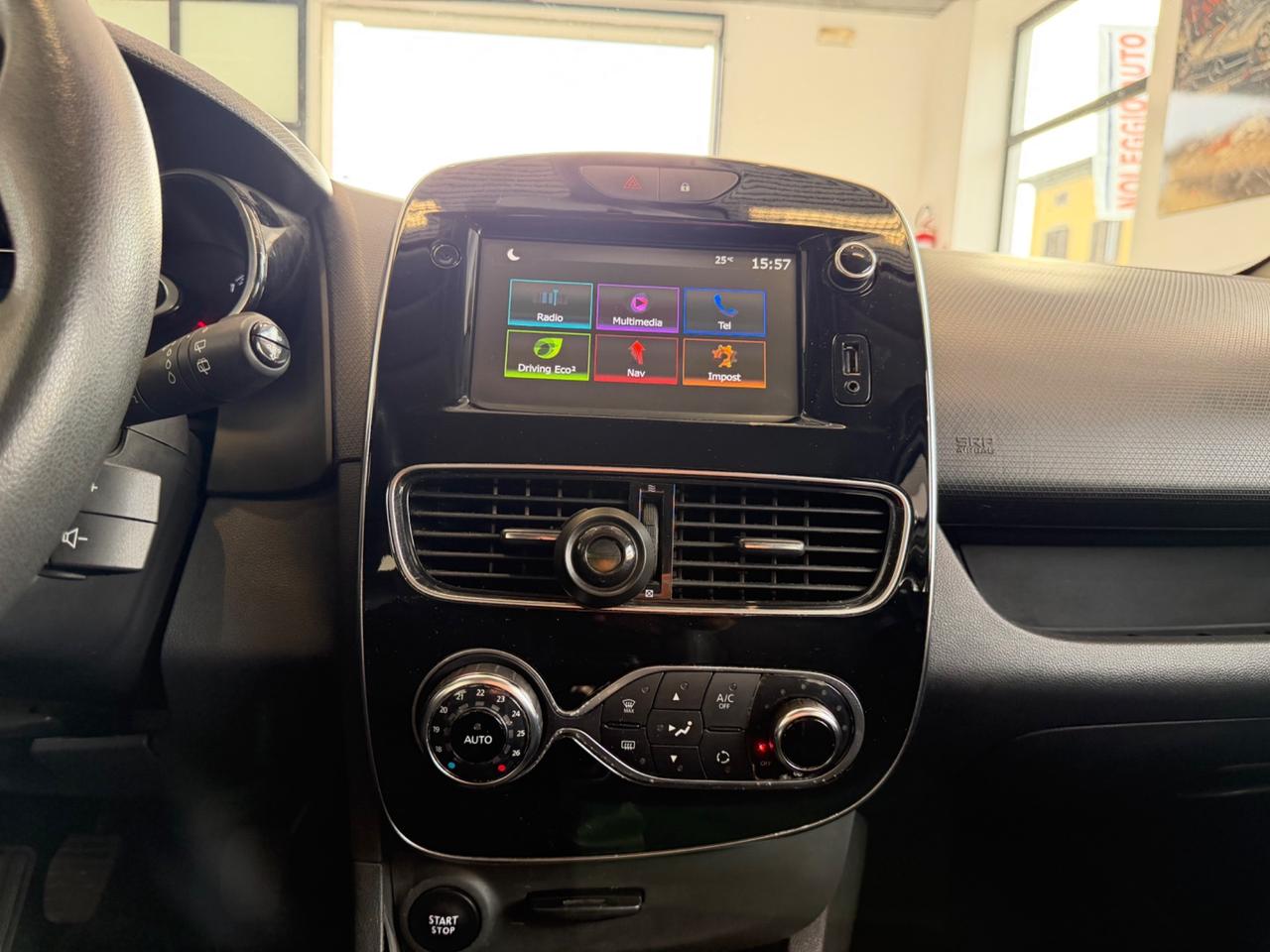 Renault Clio TCe 12V 90 CV 5 porte Moschino Intens