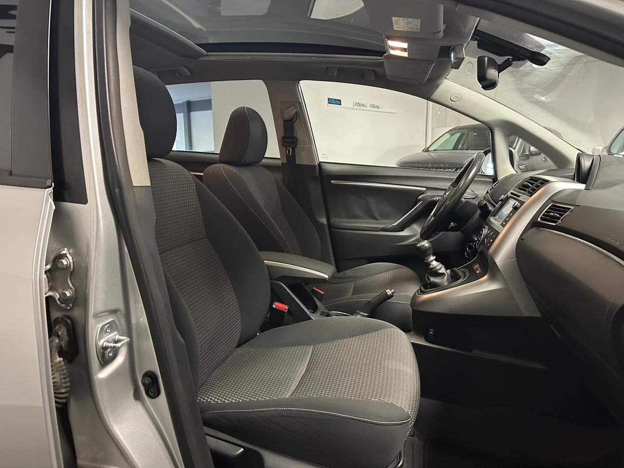 TOYOTA VERSO 1.6 D-4D 110CV GANCIO TRAINO