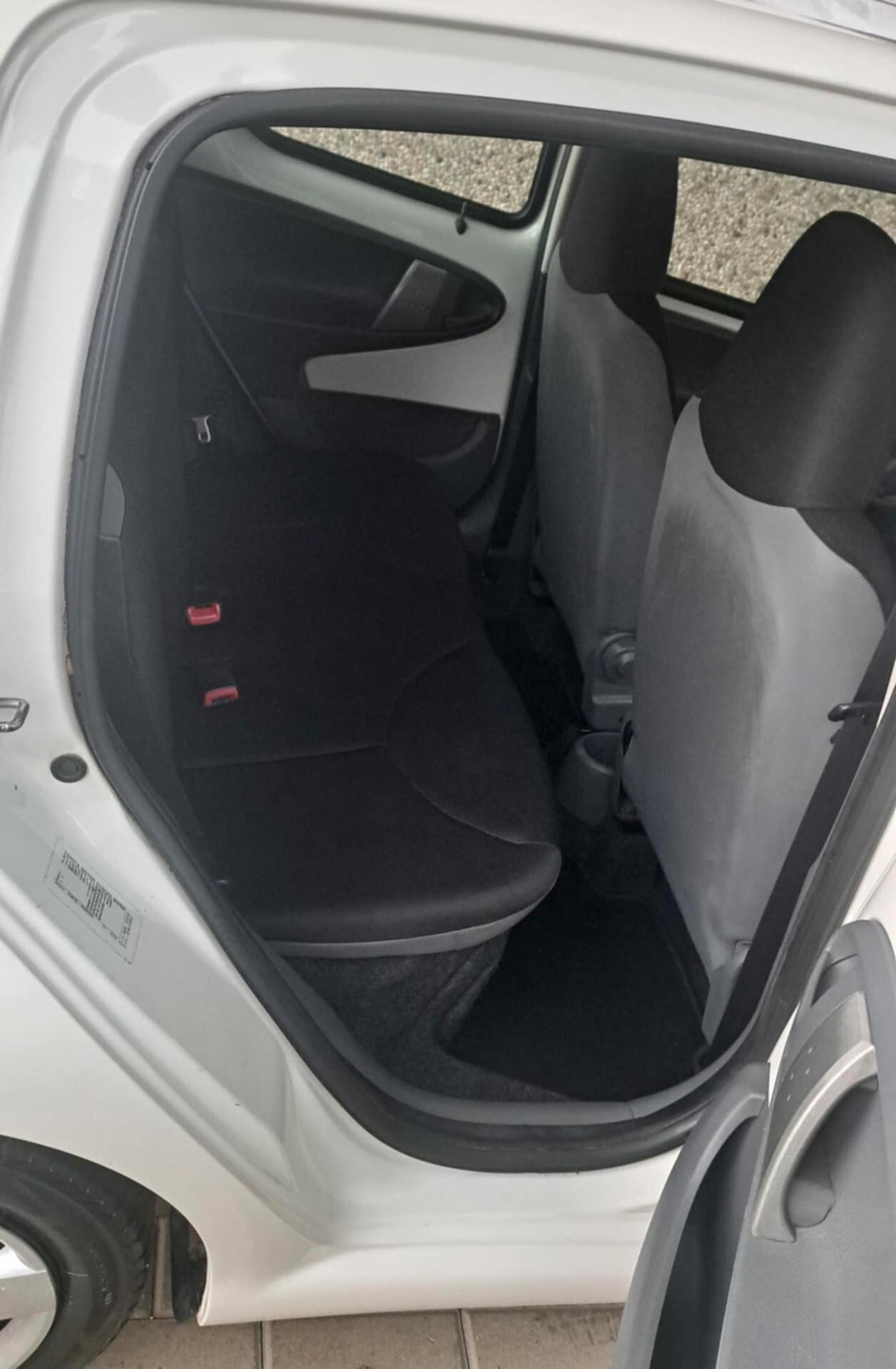 Toyota Aygo 1.0 12V VVT-i 5 porte Active Connect