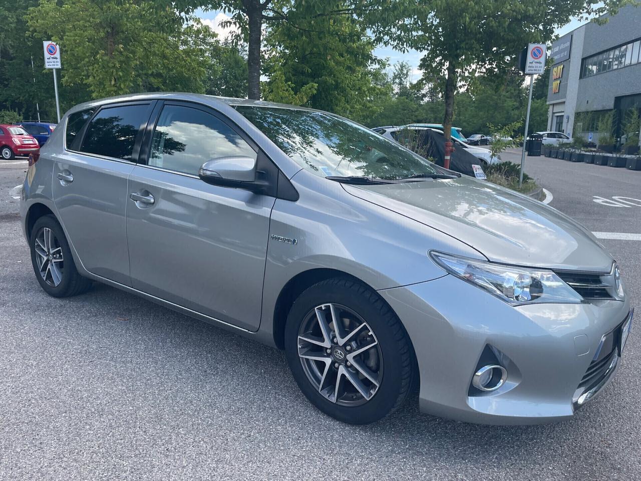 Toyota Auris 1.8 Hybrid*Neopatentati*Solo 105000km*