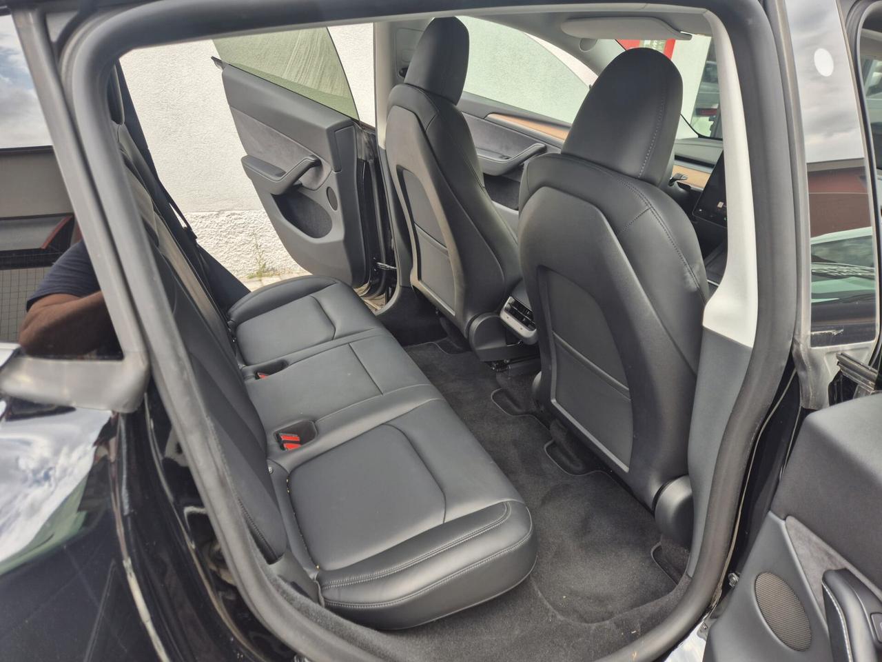 Tesla Model Y RWD