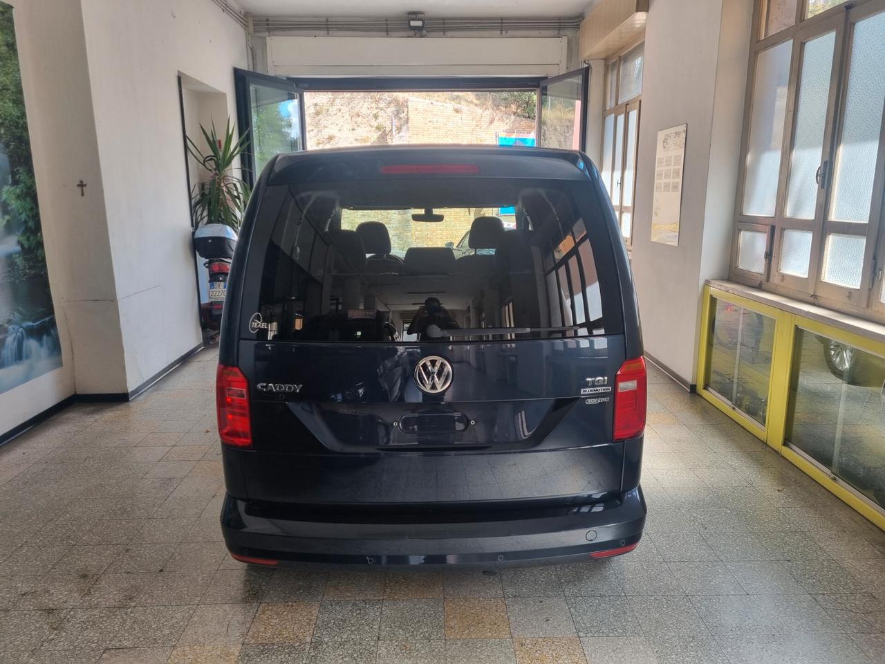 Volkswagen Caddy 1.4 TGI Highline TELECAMERA, FRONT ASSIST, NAVI