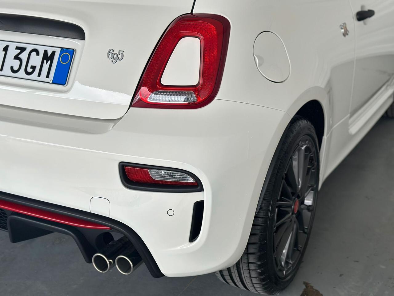 Abarth 695 1.4 180 CV KM0 2023