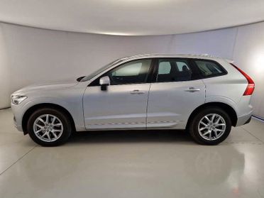 VOLVO XC60 B4 D AWD Geartronic Momentum