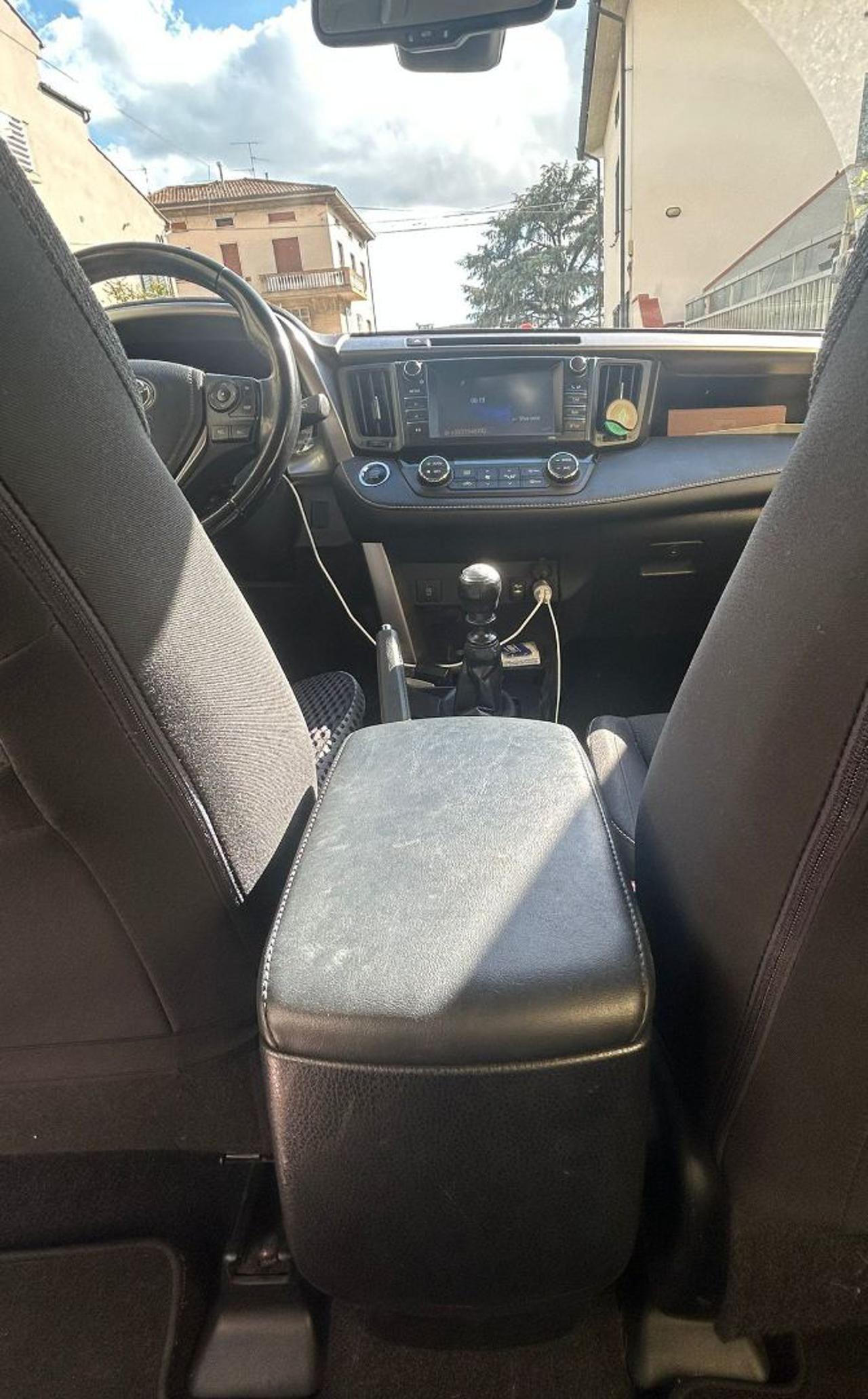 Toyota RAV 4 RAV4 2.0 D-4D 2WD Business