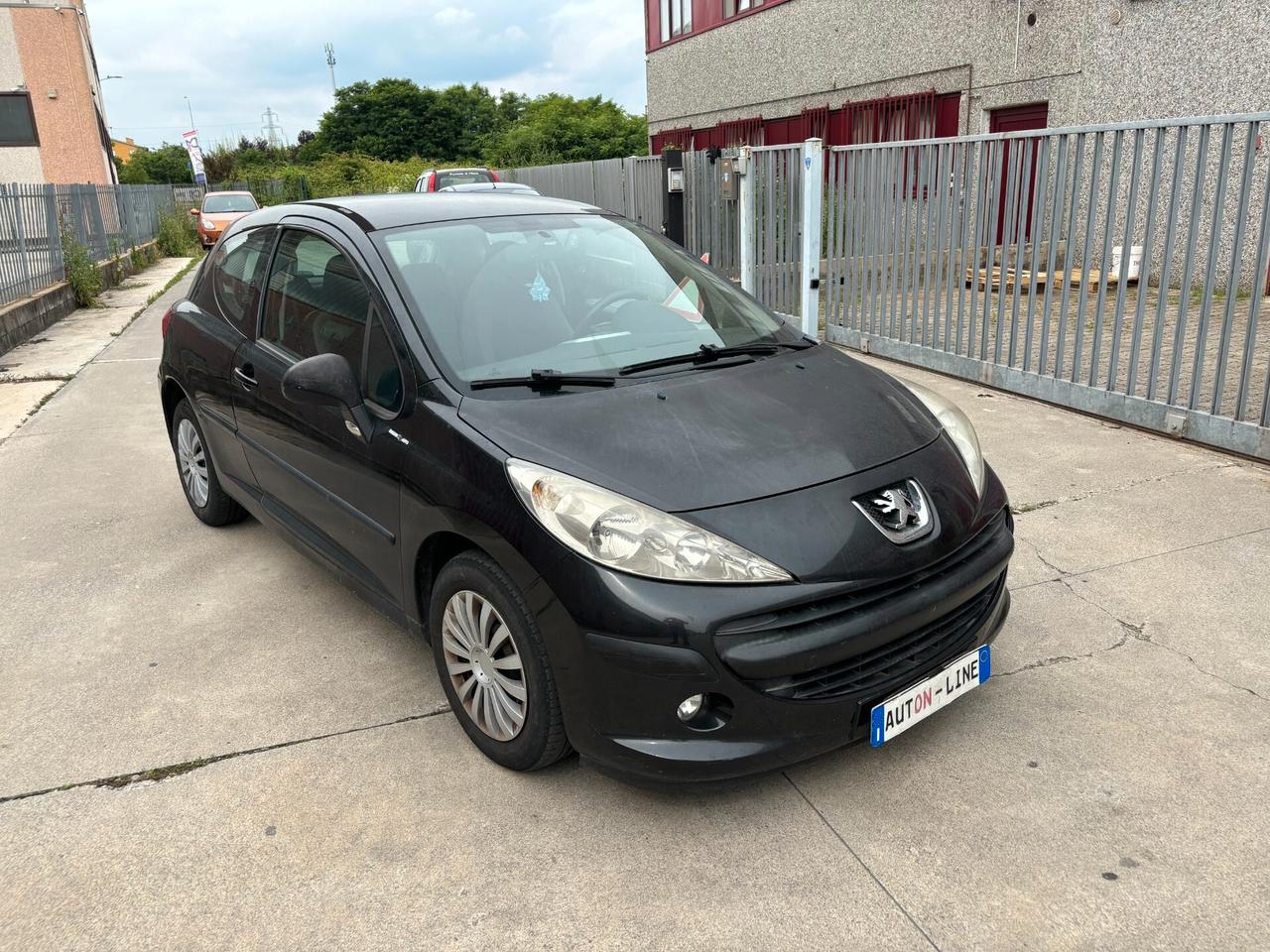 Peugeot 207 1.4 8V 75CV 3p. ONE Line