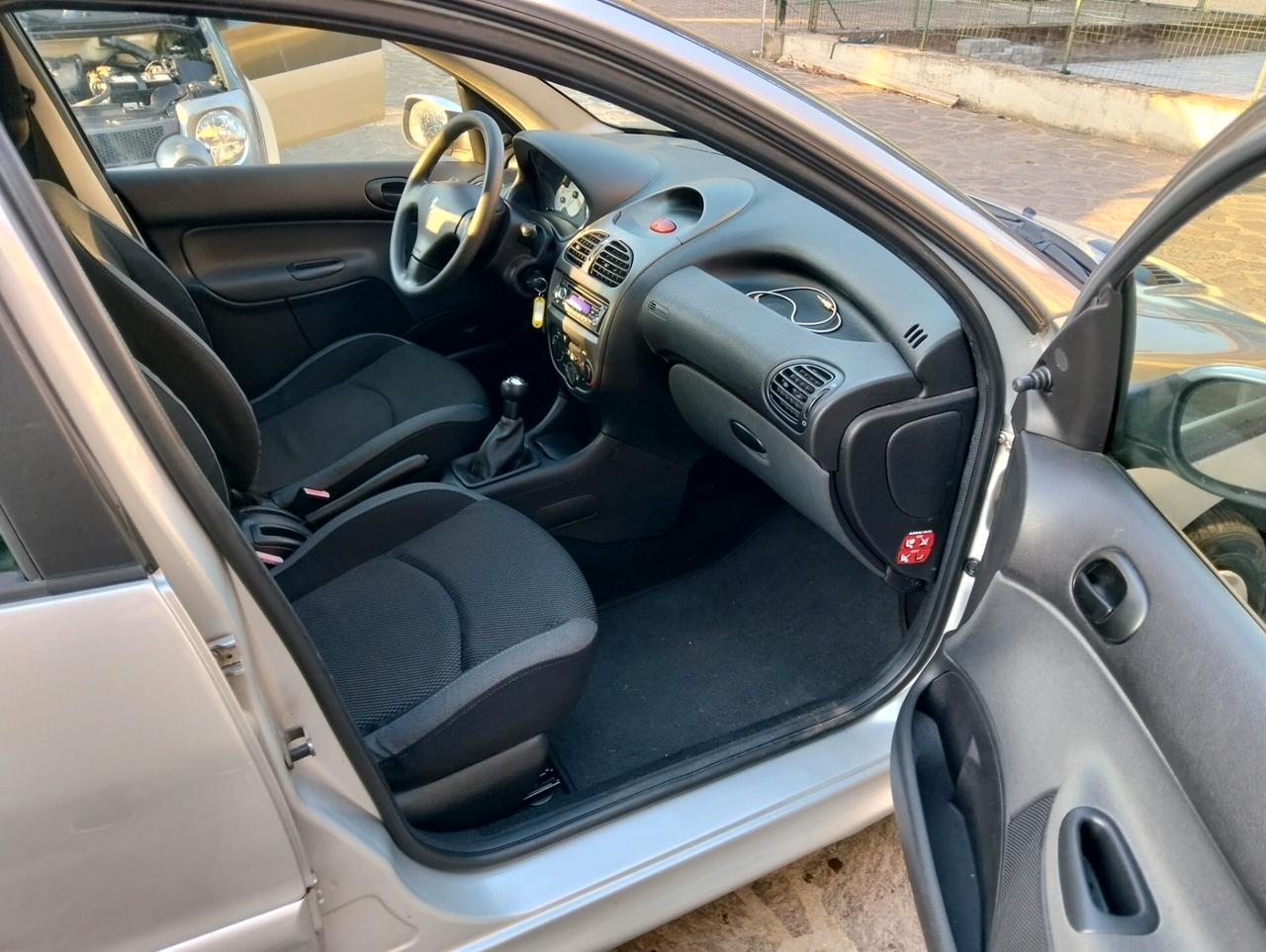 Peugeot 206 1.4 HDi 5p. Enfant Terrible