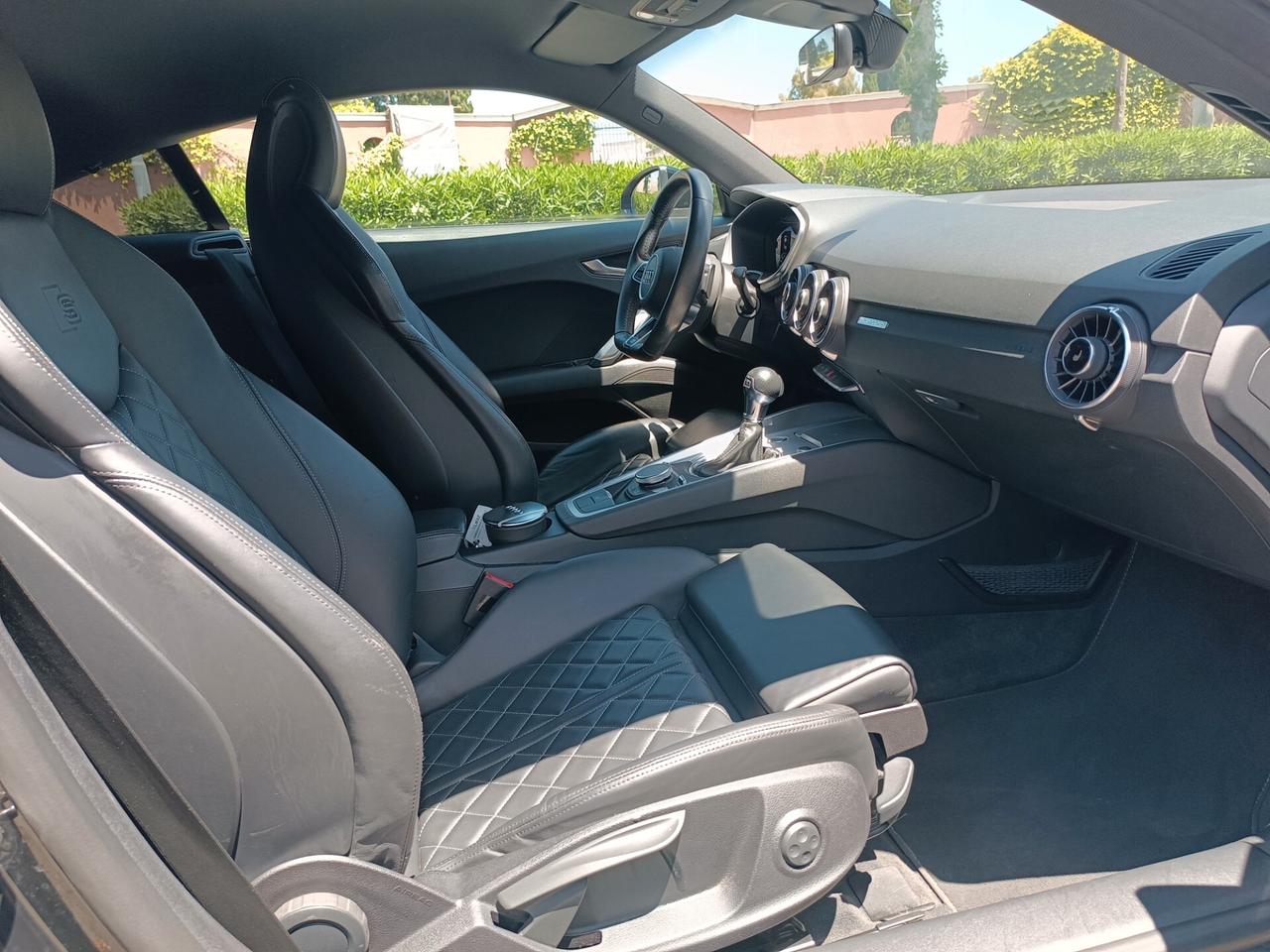 Audi TT Coupé 2.0 TFSI S line