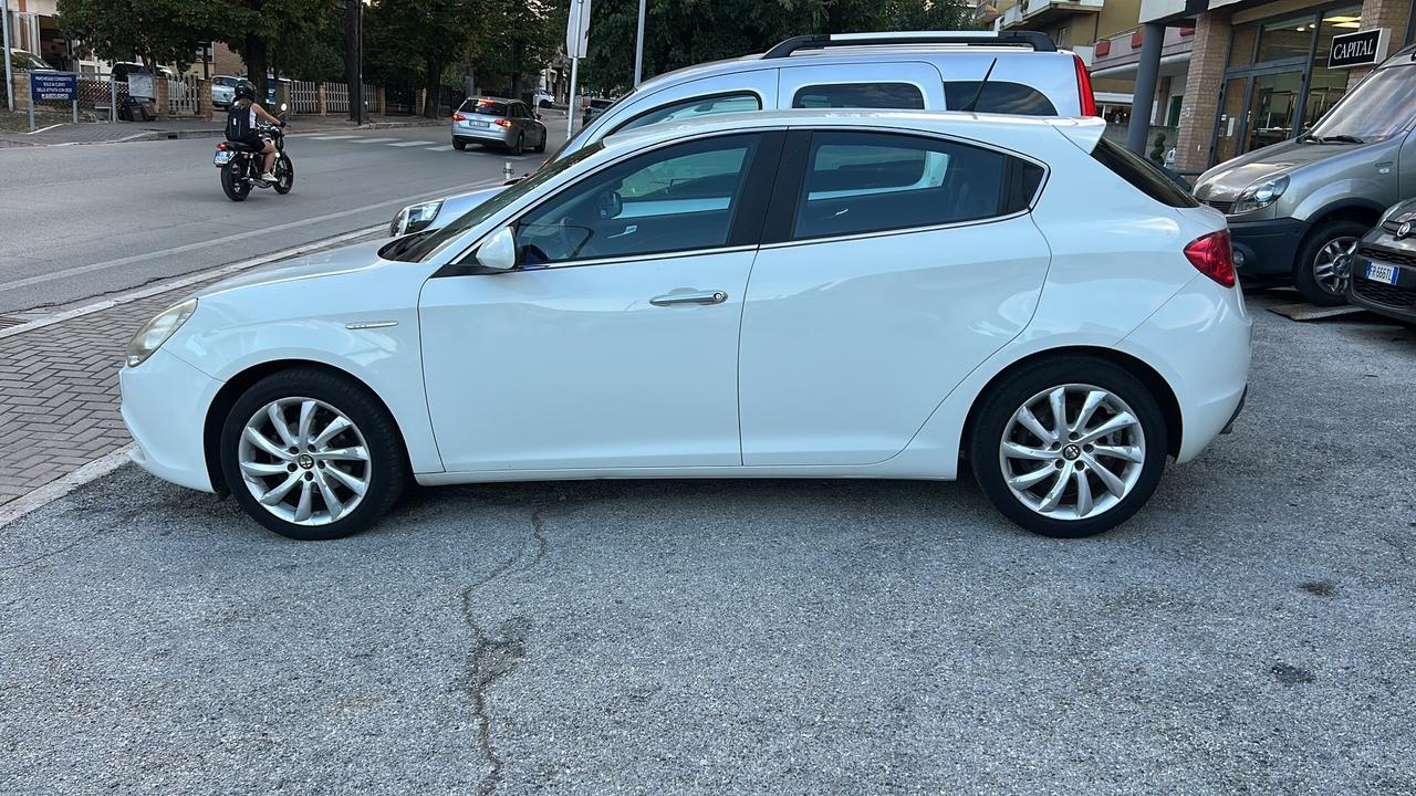 Alfa Romeo GIULIETTA 1.6 DIESEL Neopatentati