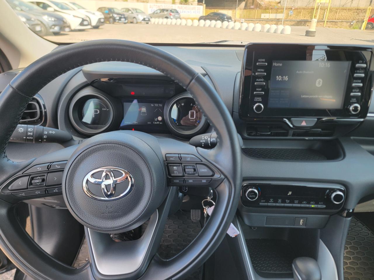 Toyota Yaris 1.5 Hybrid Trend SOLO 13 MILA KM !