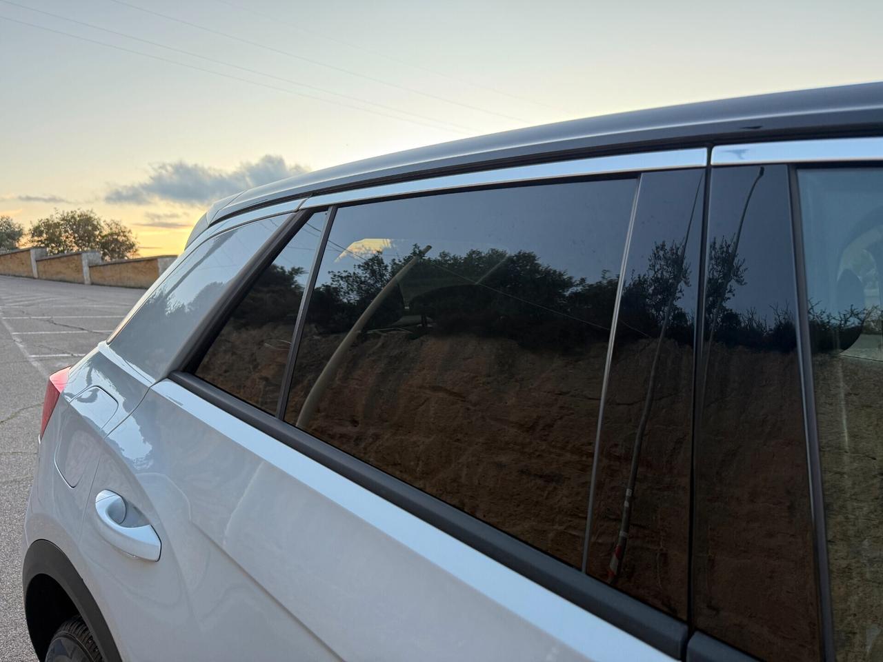 Volkswagen T-Roc/1.0 TSI 116 CV/CAR PLAY/CERCHI 17"/NEO