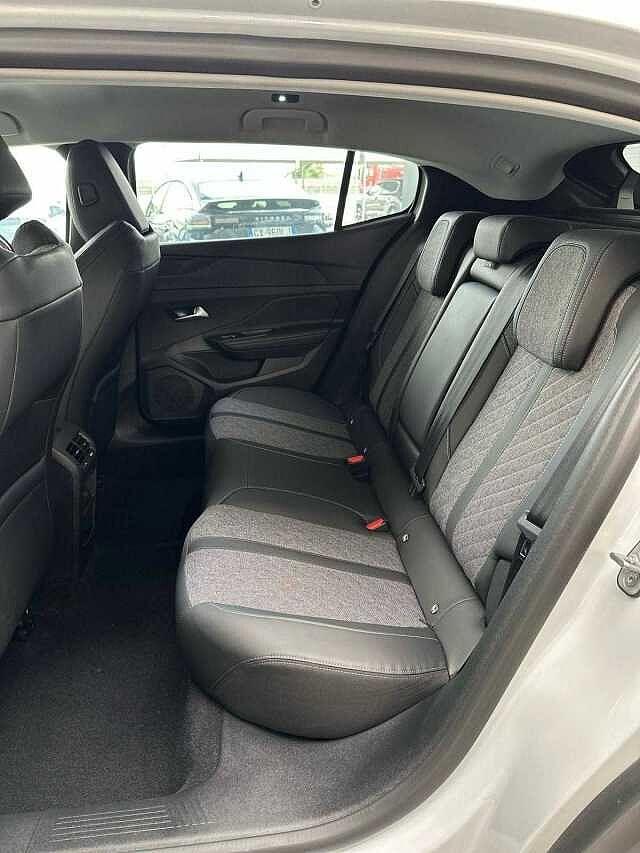 Peugeot 408 PureTech 130 S&S EAT8 Allure