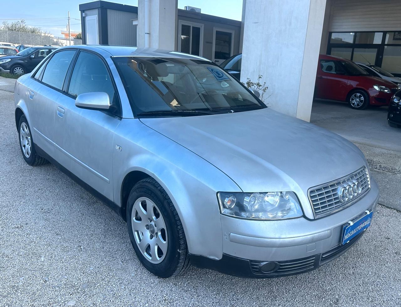 Audi A4 1.9 TDI 130cv 2002 Gancio Traino UniProp