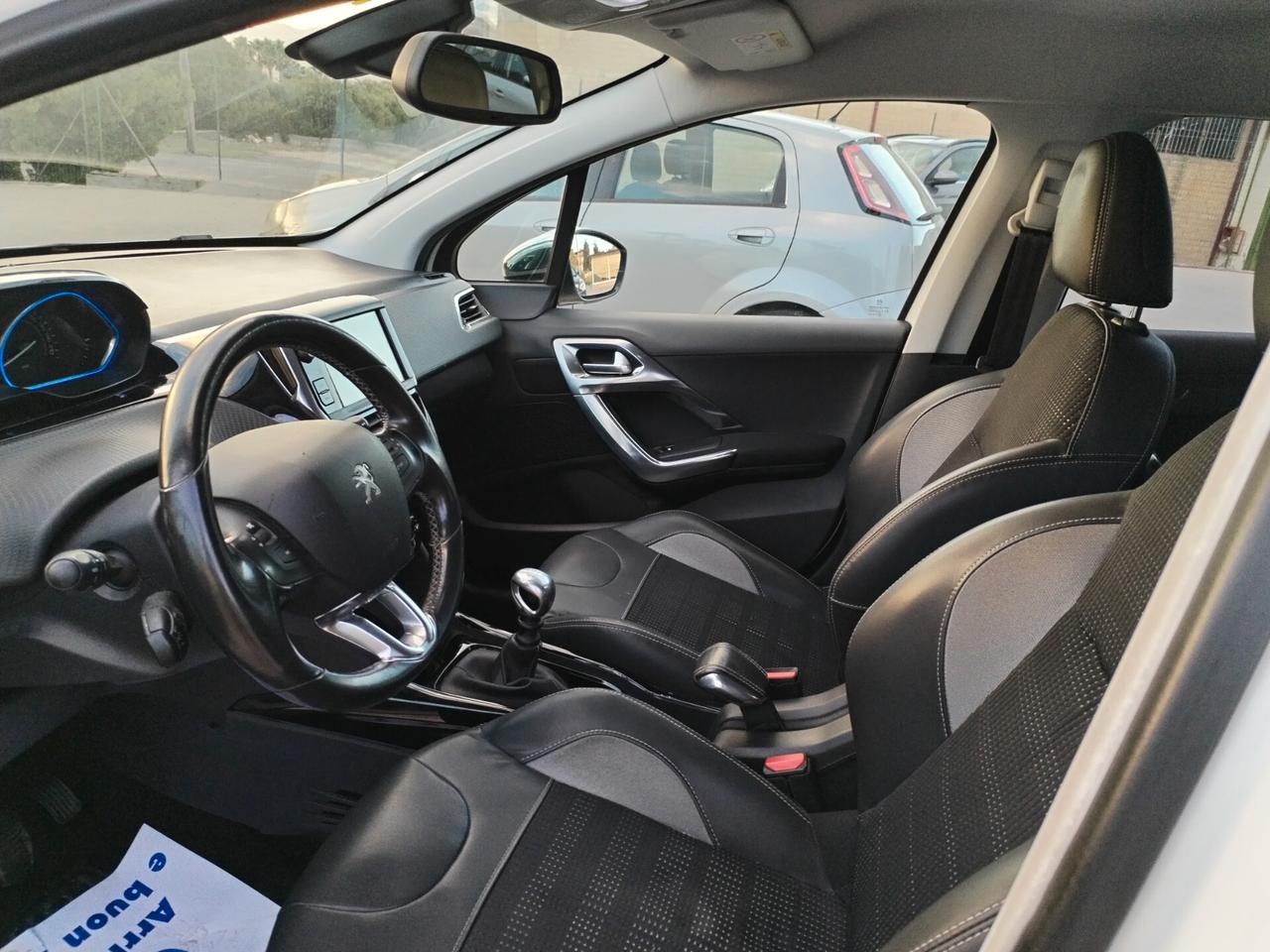 Peugeot 2008 BlueHDi 120 S&S Féline 2015