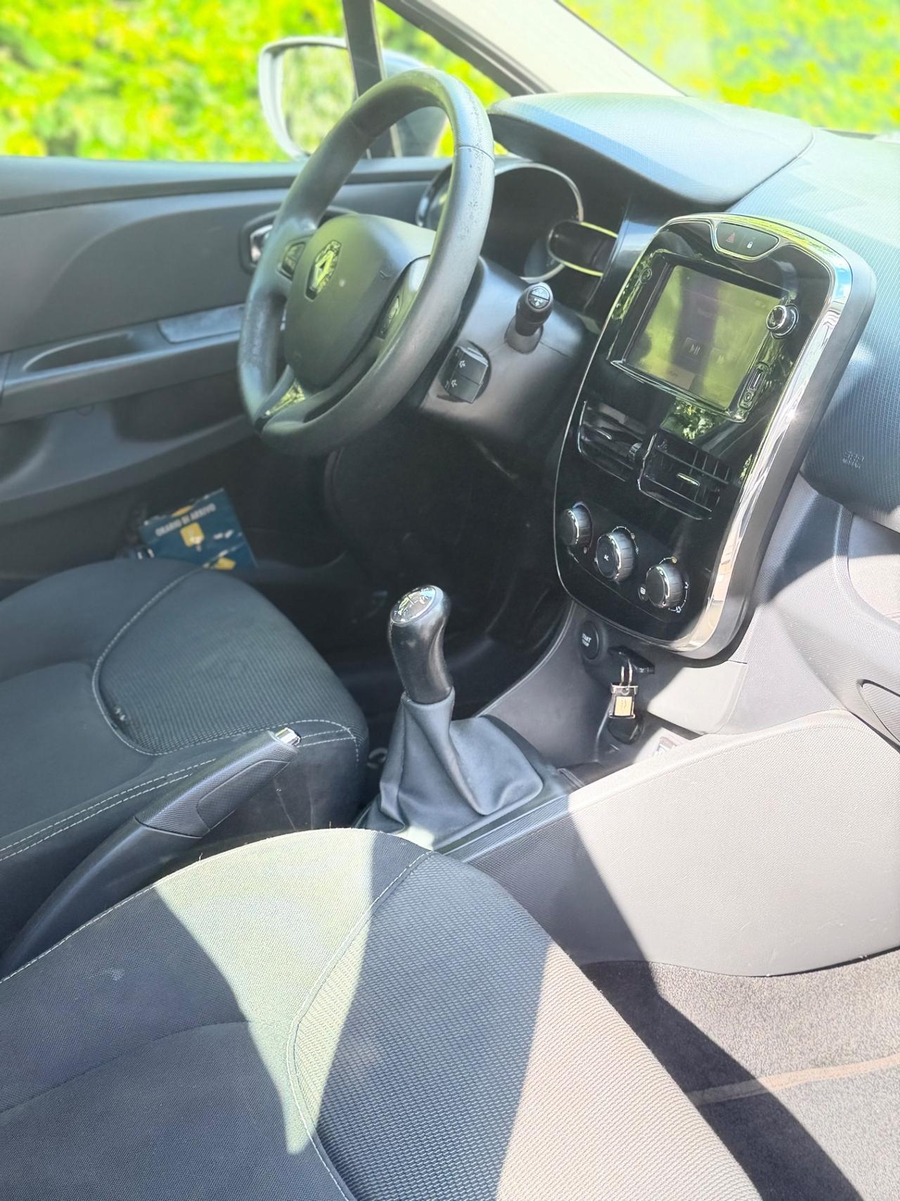 Renault Clio 1.2 75CV ok neopatentati