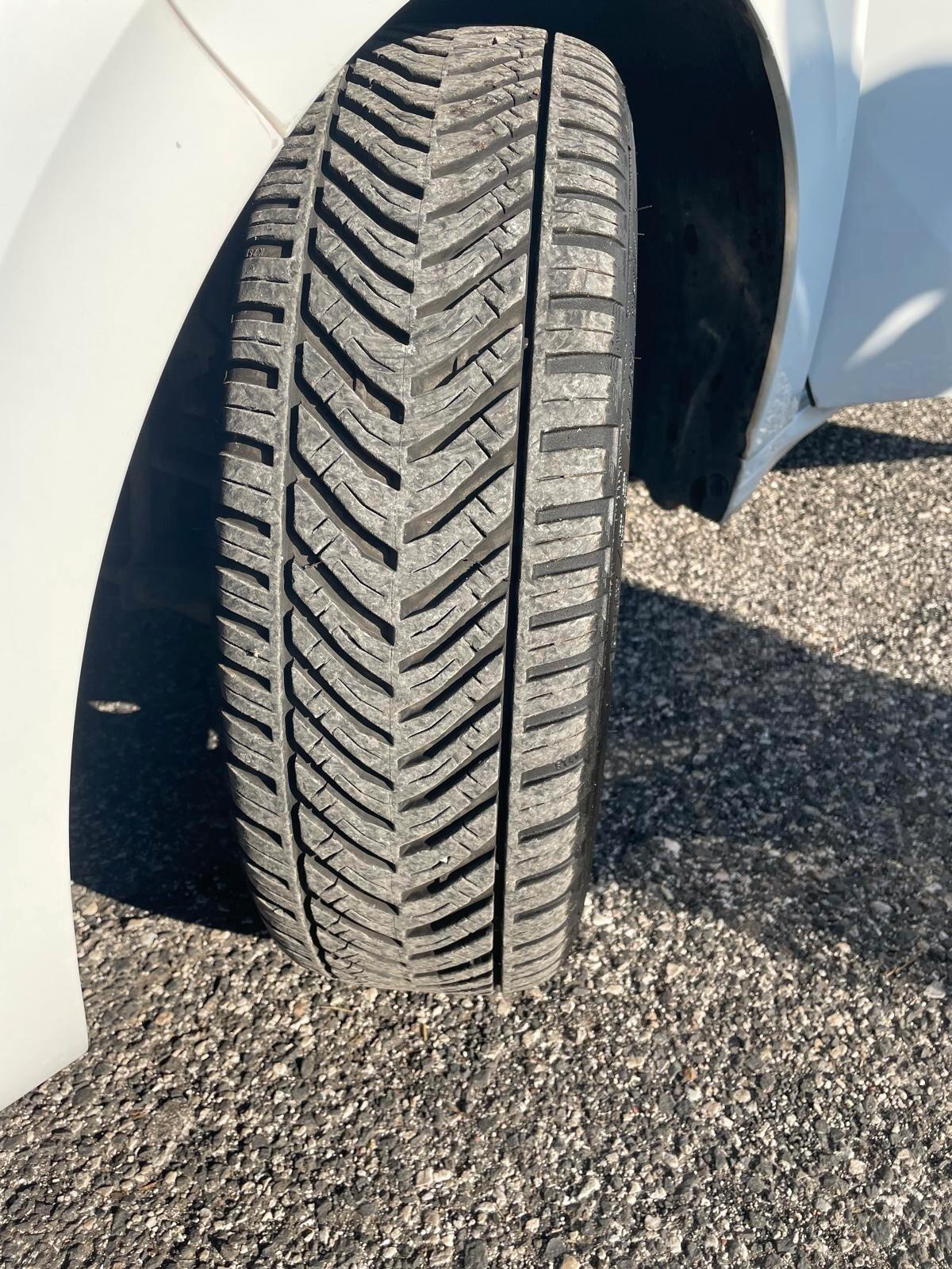 Peugeot 208 1.2 VTi 82 CV 5 porte Allure