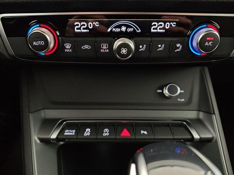 Audi Q3 SPB 40 TDI quattro S tronic Identity Black